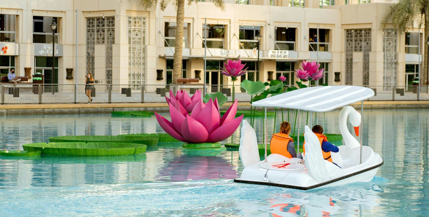 Paddle-Swan-Boats-dubai-mall