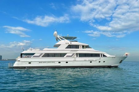 Book 72 ft Yacht Tour Dubai Marina – Best Package in UAE