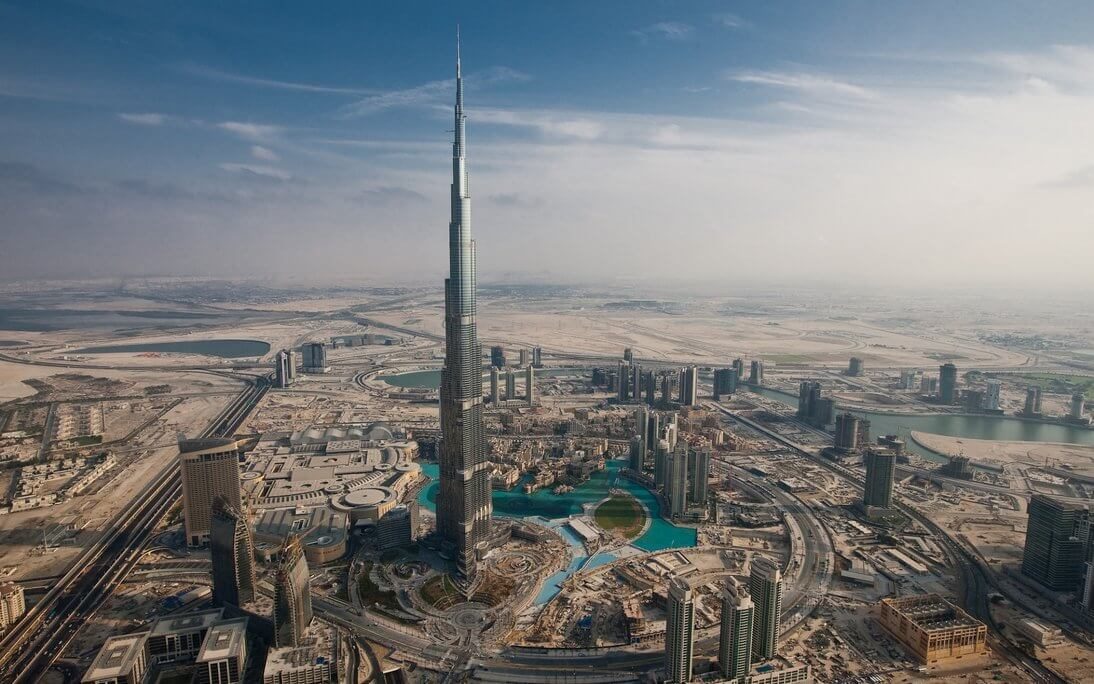 Burj Khalifa and the Dubai skyline on a clear day