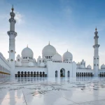 Sheikh Zayed Grand Mosque in Abu Dhabi — Abu Dhabi day trip from Dubai guide