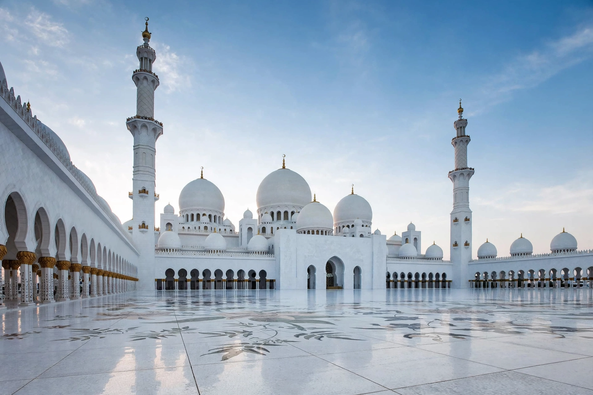 Sheikh Zayed Grand Mosque in Abu Dhabi — Abu Dhabi day trip from Dubai guide
