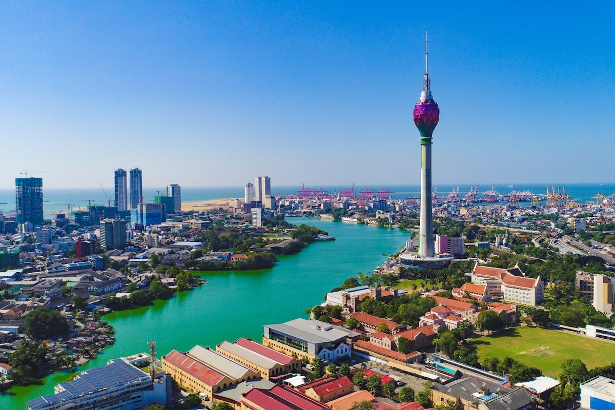 UAE Visa for Sri Lankans: Types, Fees & Apply