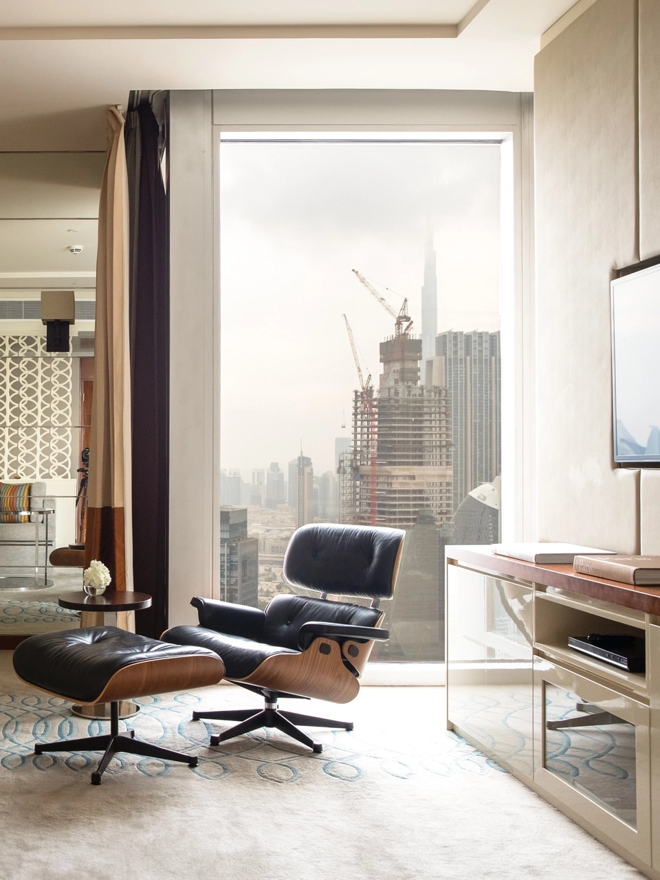 Jumeirah Emirates Towers club floor view down Sheikh Zayed Road