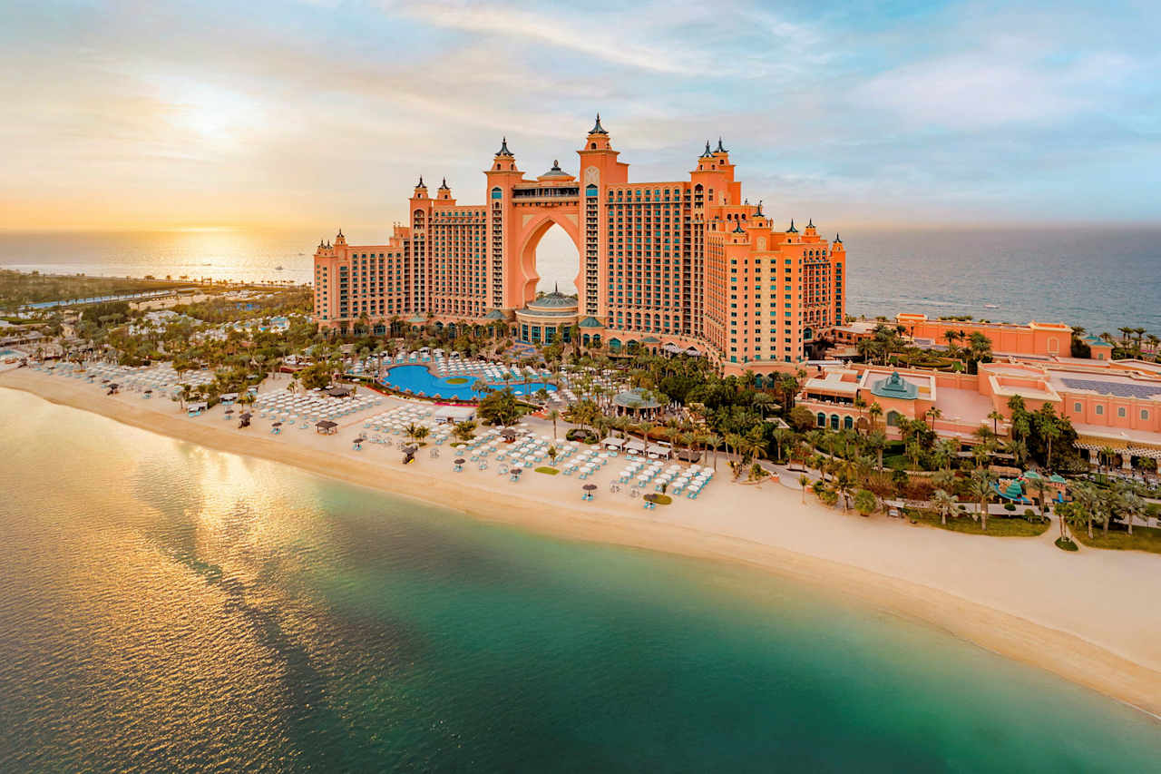 Atlantis The Palm resort with step-free promenades and beach