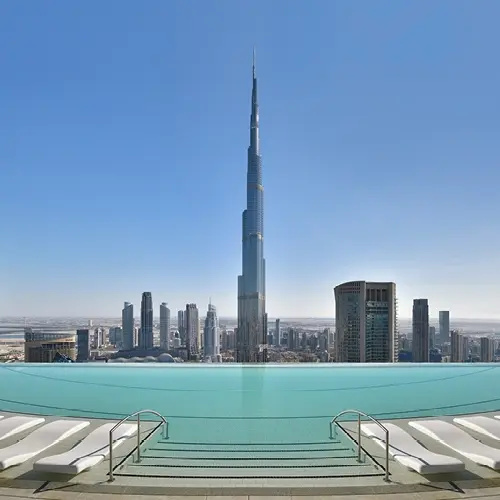 Shangri-La Dubai Horizon Club lounge and rooftop pool Burj view