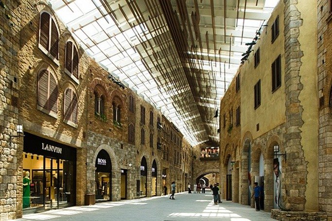 Tuscan-style streets and storefronts at The Outlet Village Dubai