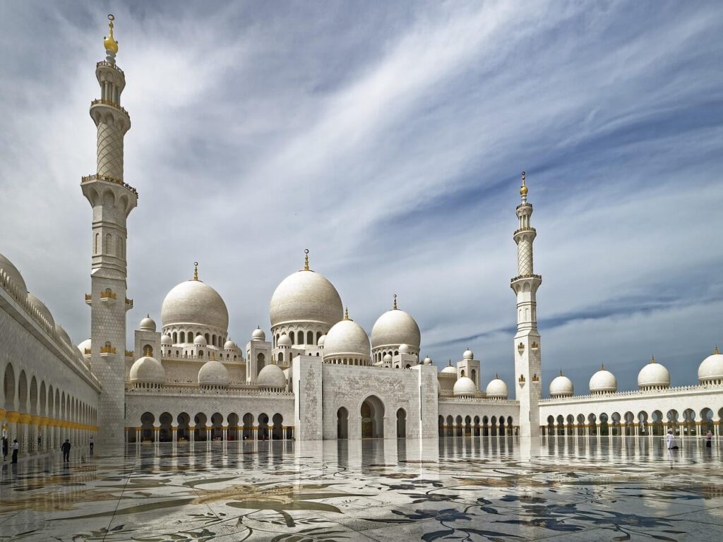 The Sheikh Zayed Grand Mosque in Abu Dhabi on a clear winter day